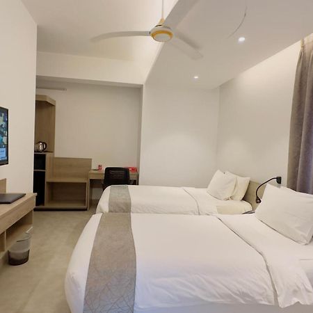 דאהקה Priyo Nibash Stylish Residential Hotel מראה חיצוני תמונה