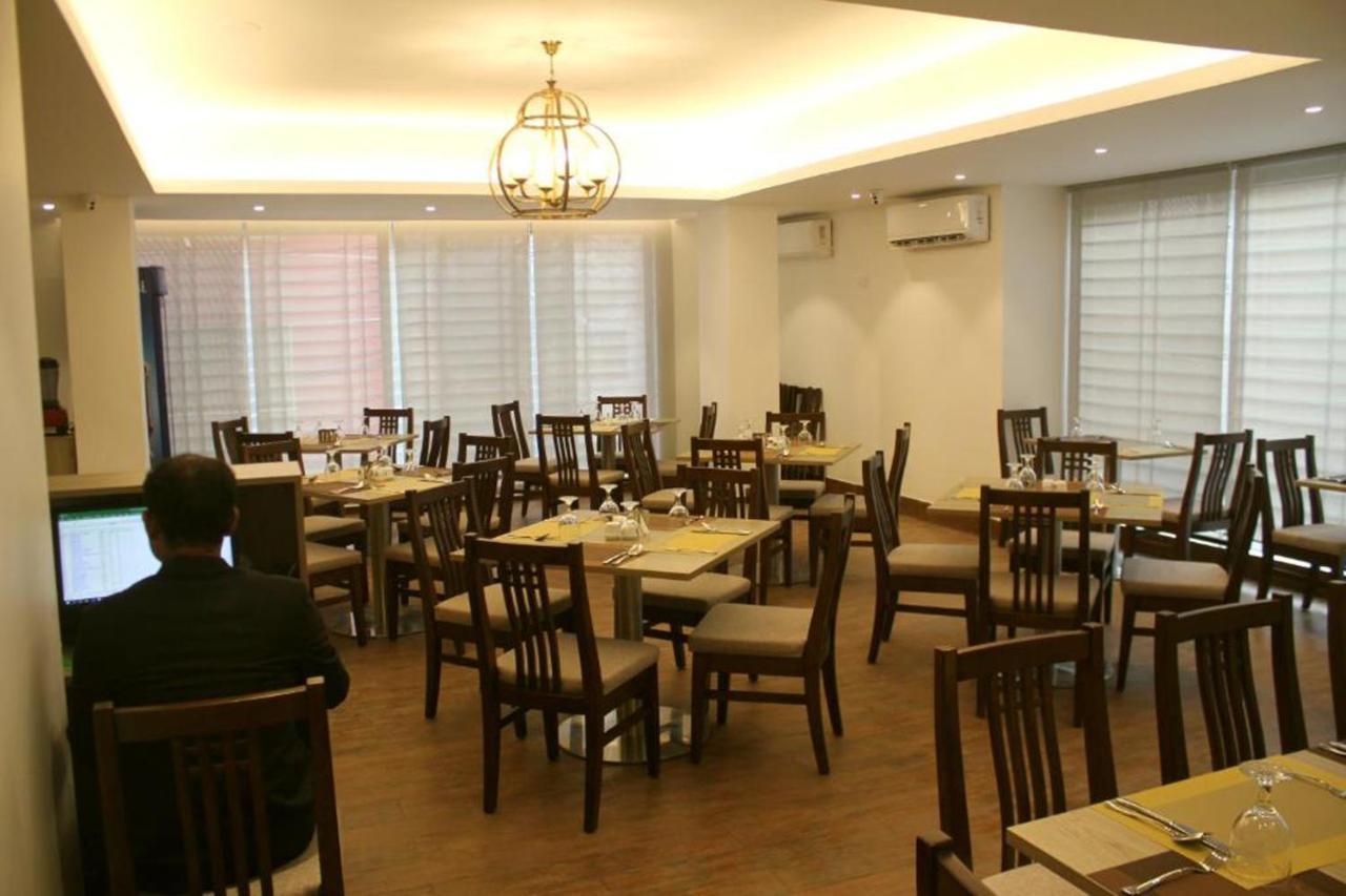 דאהקה Priyo Nibash Stylish Residential Hotel מראה חיצוני תמונה
